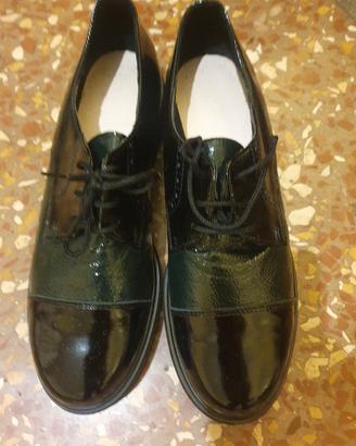 Scarpe stringate donna BUFFALO vernice nera n. 