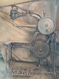 macchina da cucire per calzolaio d'epoca