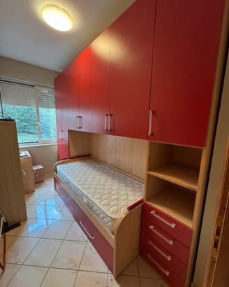 Cameretta ragazzo/a armadio con letto Berloni