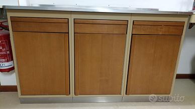 Mobili in metallo-legno