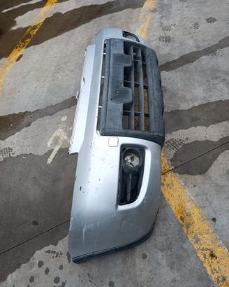Vendiamo Paraurti anteriore Fiat panda 169 4x4