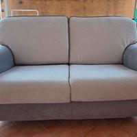 divano 2 posti con braccioli