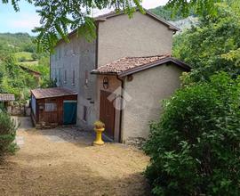 CASA SEMINDIPENDENTE A TOANO