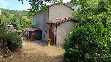 CASA SEMINDIPENDENTE A TOANO