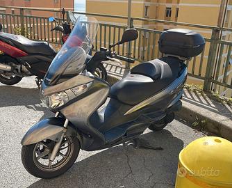 Suzuki Burgman 200 cc