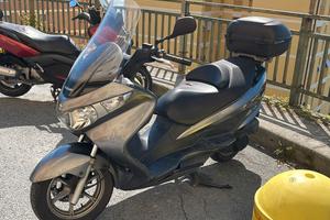 Suzuki Burgman 200 cc