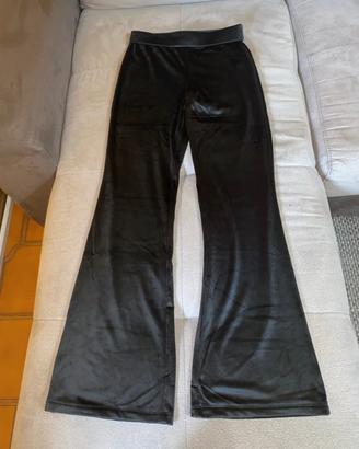 Pantaloni morbidi a campana