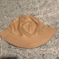 Cappello a secchio reversibile