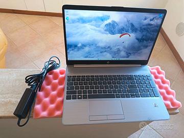 HP 250 15,6" FHD 8-core i5-10gen 16GB 256GB MVMe