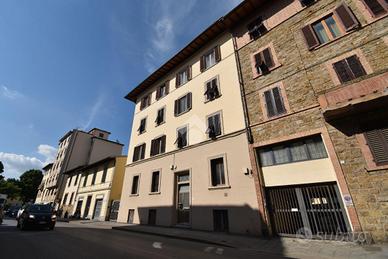 4 LOCALI A FIRENZE