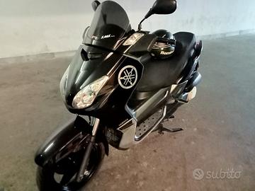 Yamaha x max sport 