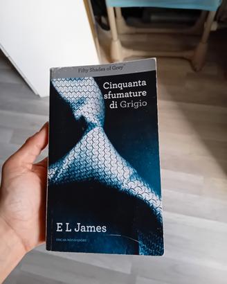 Libro "Cinquanta sfumature di Grigio"
