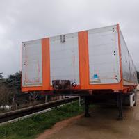 Semirimorchio ribaltabile