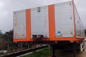 Semirimorchio ribaltabile