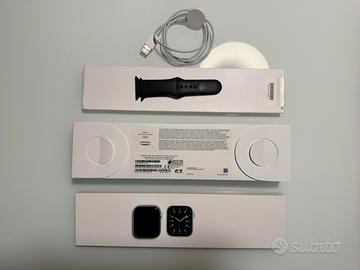 Apple Watch Series 6 (GPS + Cellular) 44 mm