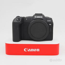 Canon EOS R8 Body Garanzia Italia Demo 850 Scatti