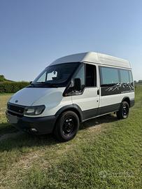 Ford transit 9 posti
