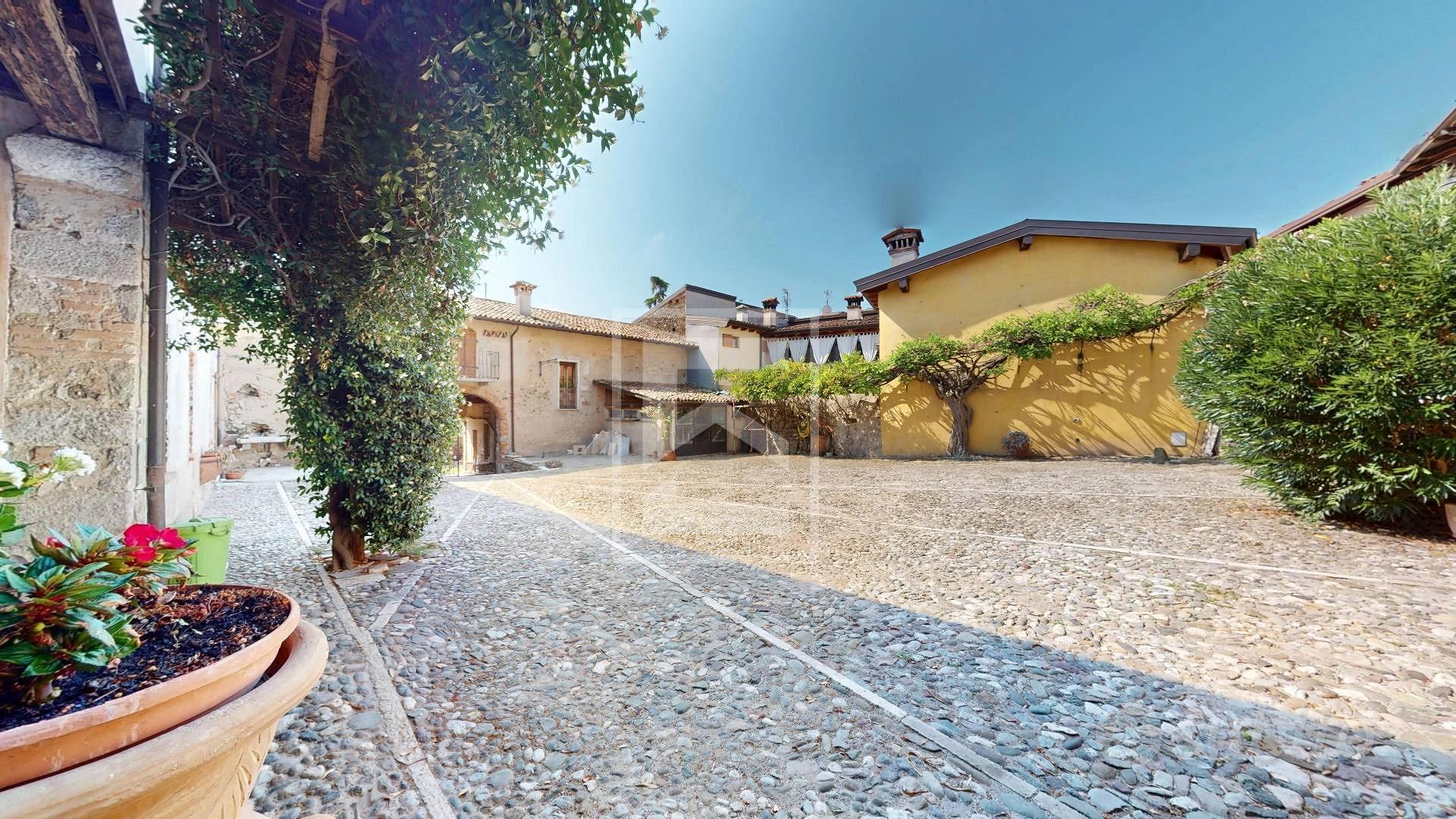 Cascina/Casale - Prevalle - Vista 4