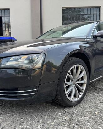 AUDI A8 LONG 4.0 TFSI quattro tiptronic