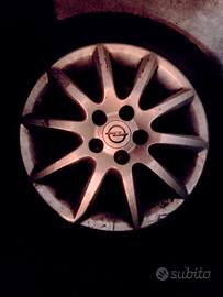 Cerchioni e gomme Opel astra