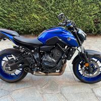 Yamaha mt07 2023 akrapovic