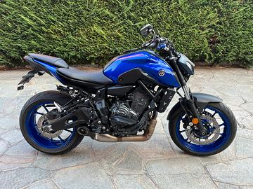 Yamaha mt07 2023 akrapovic