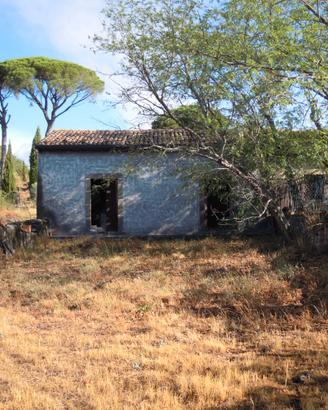 CASALE 200 mq con 5.000 mq di Terreno a Belpasso