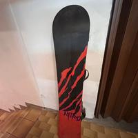 Snowboard con stivali