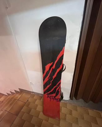 Snowboard con stivali