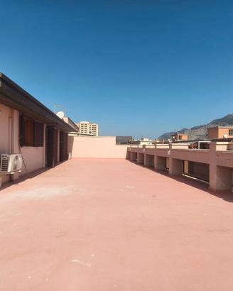 Leopardi/vannanto', attico 2 vani e terrazza