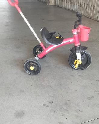 Triciclo chicco ducati