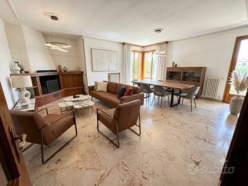 S-1001 AMPIO QUADRILOCALE IN SPLENDIDA ZONA RESIDE