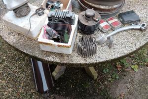 pezzi di ricambio vespa e ciao. 