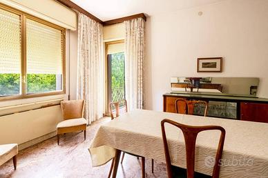 Appartamento di 193 m² con 5 locali e box auto a M