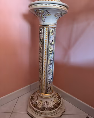 Vaso Capodimonte vintage con colonna