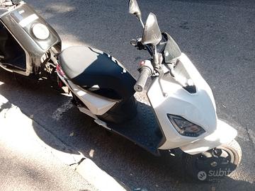 Scooter elettrico Piaggio Active 1