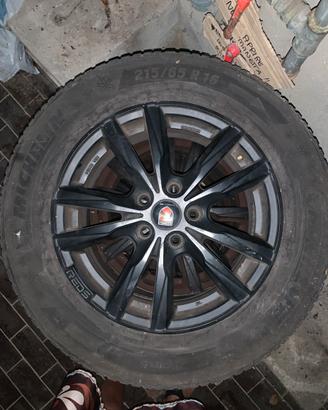 Gomme auto