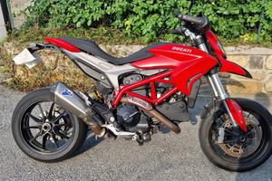 Hypermotard 821