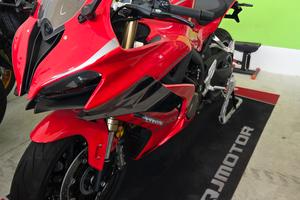 SRK 800 RR