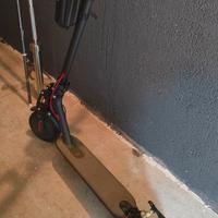 Monopattino elettrico Xiaomi con accessori