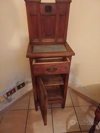 Comodino antico in legno