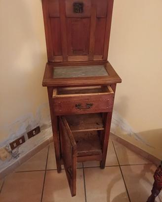 Comodino antico in legno