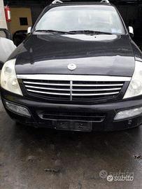 Ssangyong Rexton 2.7 xdi anno 2005 per ricambi (2a