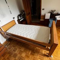 letto da degenza elettrico