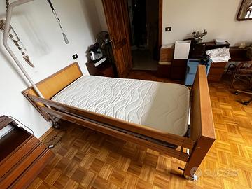 letto da degenza elettrico