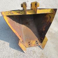 Benna trapezoidale per terna o miniescavatore