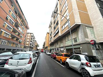 MAGLIANA - Locale commerciale