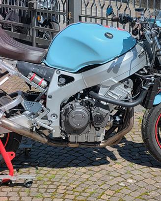 HONDA CBR 900 RR Fire Blade - Cafe Racer Gulf
