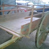 Carretto in legno a traino animale