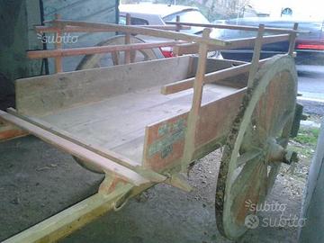 Carretto in legno a traino animale